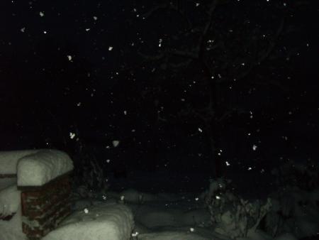 Tombe la Neige LOL! Et Oui tombe,tombe...Kisss :)